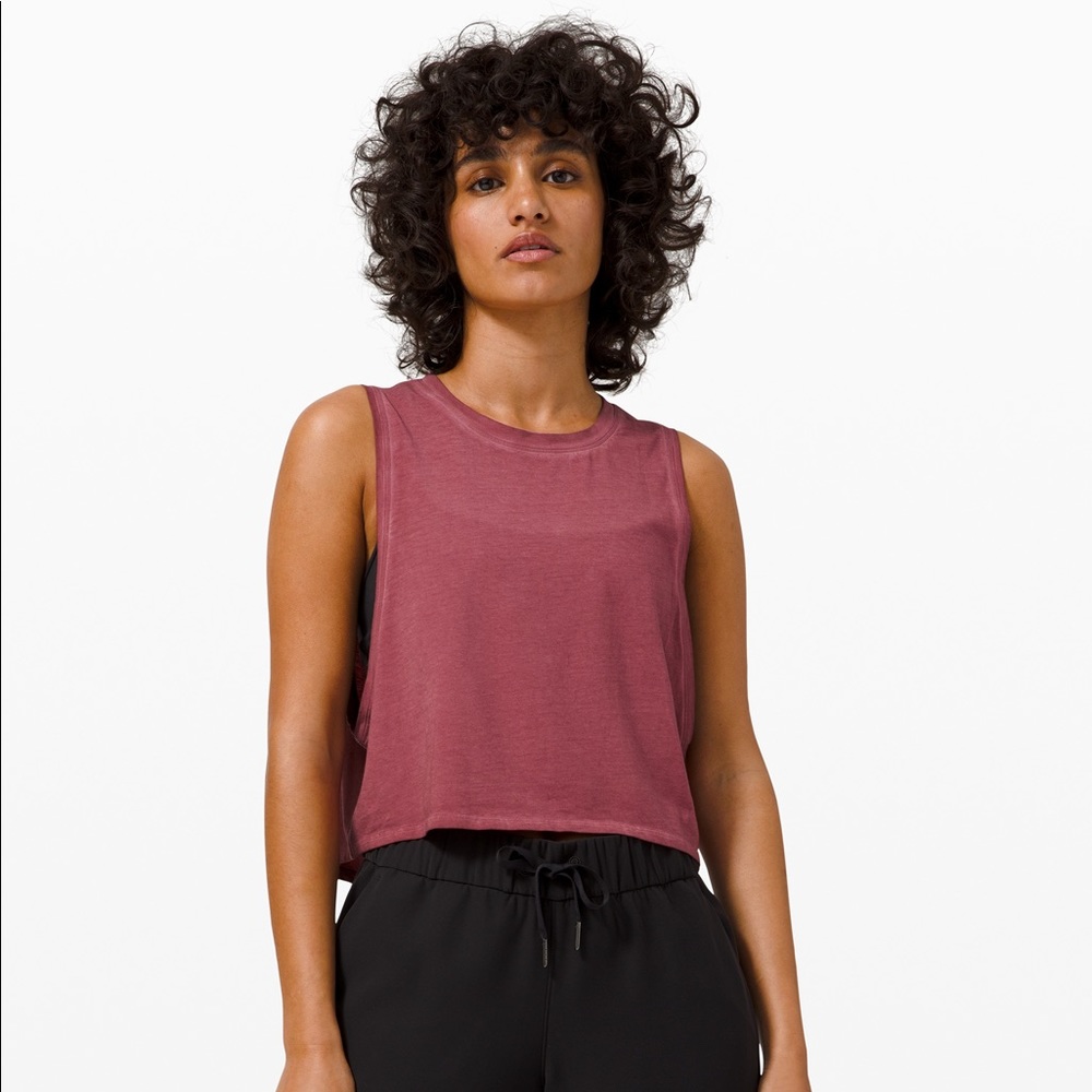 Lululemon Cut Back Crop NWT Size 12 Chianti
